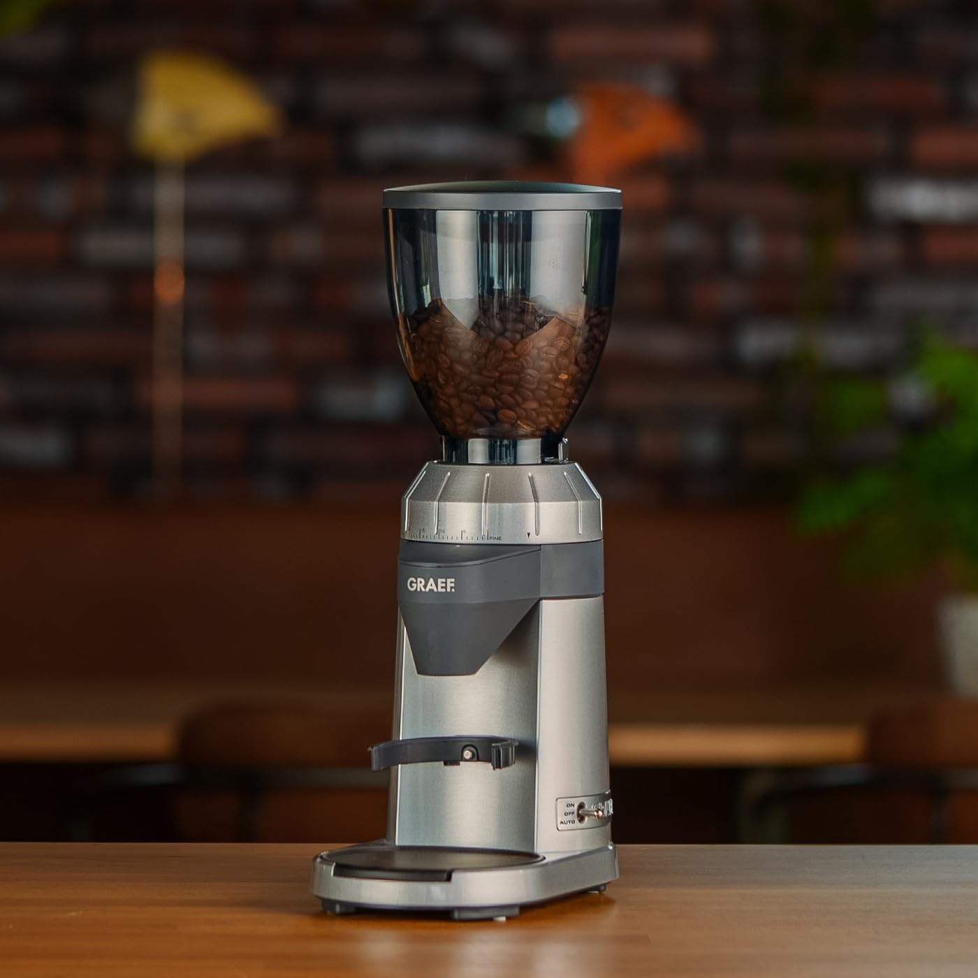Elektrische Kaffeemühle CM800 mit Kegelmahlwerk 350 g Bohnenbehälter 40 Mahlgradeinstellungen und 128 W