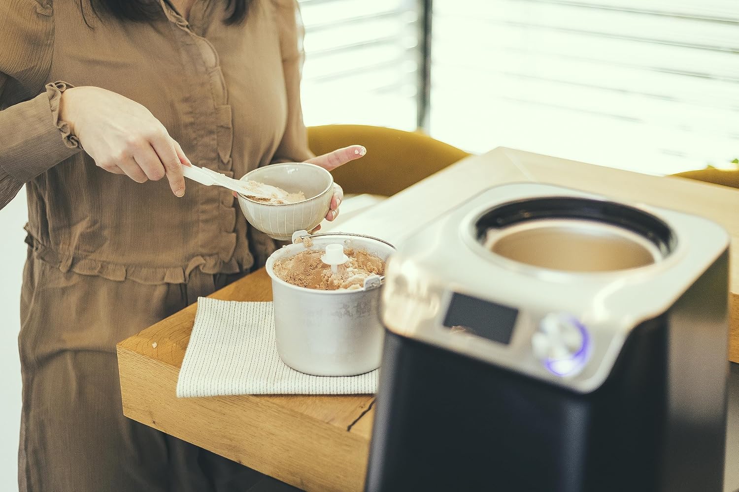 Kompakt Eismaschine & Joghurtbereiter EZ 7407 mit Kompressor 1,2 L 2-in-1 Eis Sorbet Frozen Joghurt inkl Zubehör