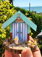 Handgefertigte Brighton inspirierte Mini Holz Strandhäuser mit Möwe