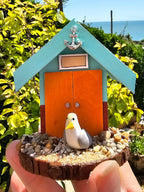 Handgefertigte Brighton inspirierte Mini Holz Strandhäuser mit Möwe