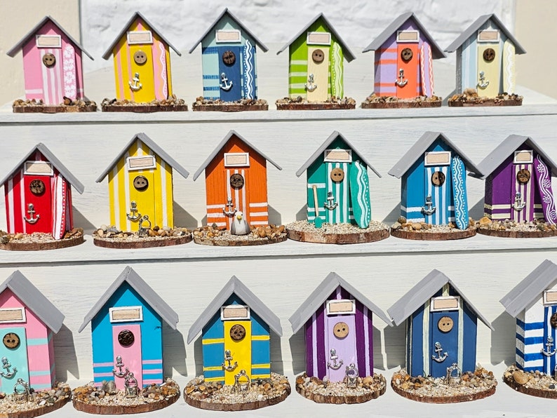 Handgefertigte Mini Strandhaus aus Holz mit Polymer Clay Möwe