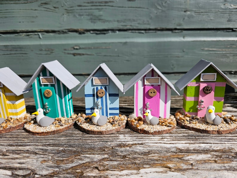 Handgefertigte Mini Strandhaus aus Holz mit Polymer Clay Möwe