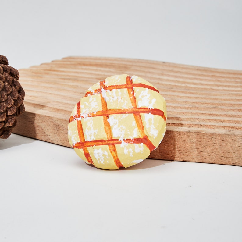 Geschnitzter hölzerner Apfelkuchen – Tischdekoration Holzfigur Naturholz Handgefertigt