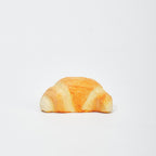 Geschnitzte hölzerne Croissant Tischdekoration aus Lindenholz ~7x4x1 cm handgefertigt