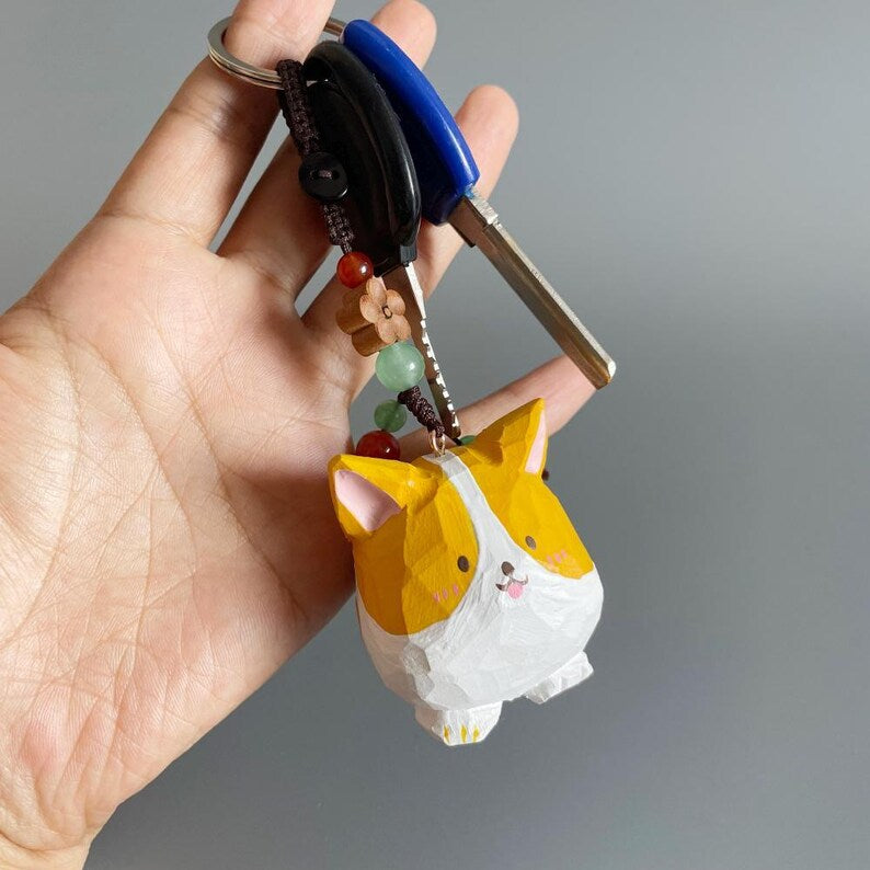 Handgeschnitzter Corgi Holz-Anhänger – handgewebter Schlüsselanhänger mit Kristallperlen