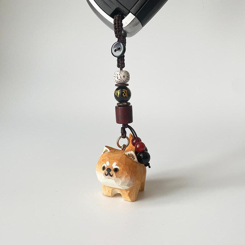 Handgeschnitzter Holz Shiba Inu Schlüsselanhänger mit Kristallperlen