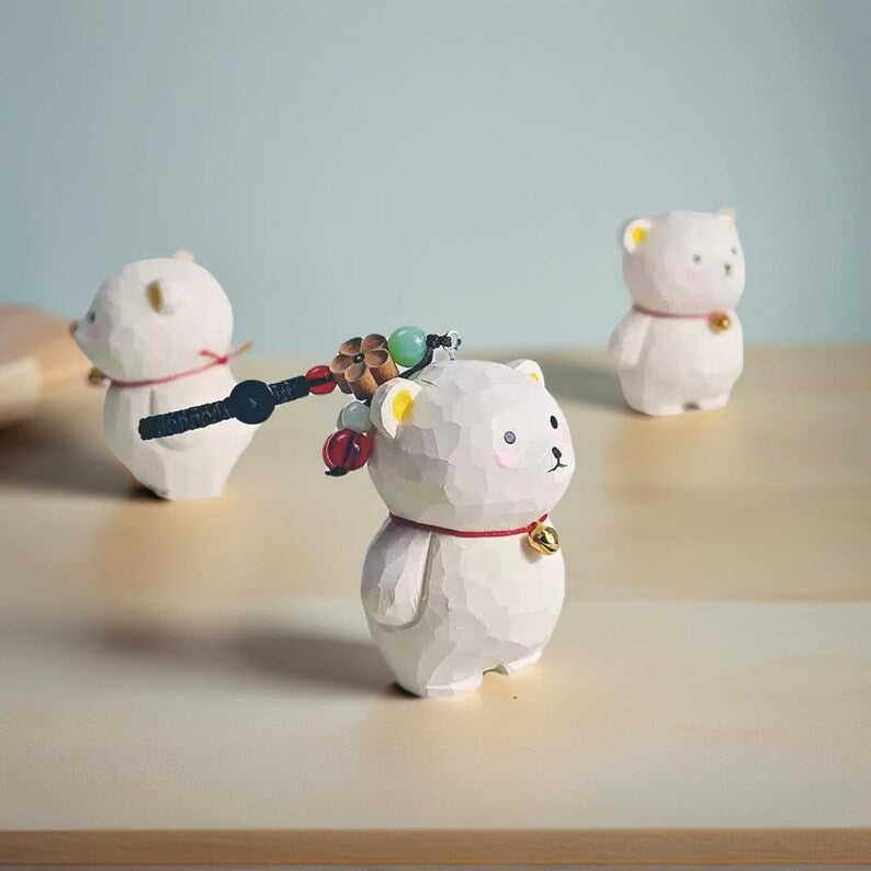 Handgeschnitzter Holzbär Keychain aus Lindenholz Taschenanhänger Glücksbringer für Kinder