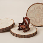 Handgeschnitzter Holz Hamster Figur mit Käse oder Samen, Miniatur Tier Skulptur, Maßstab 1:12, 4 cm, handbemalt