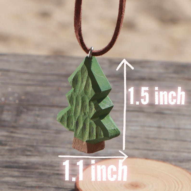 Handgeschnitzter Holz Schlüsselanhänger, Weihnachtsbaum oder Mond und Stern, Naturholz, handpoliert, Taschenanhänger