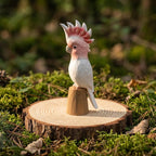 Handgeschnitzte Holzkakadufigur – Rosa Vogelstatue aus Holz für Schreibtischdekoration