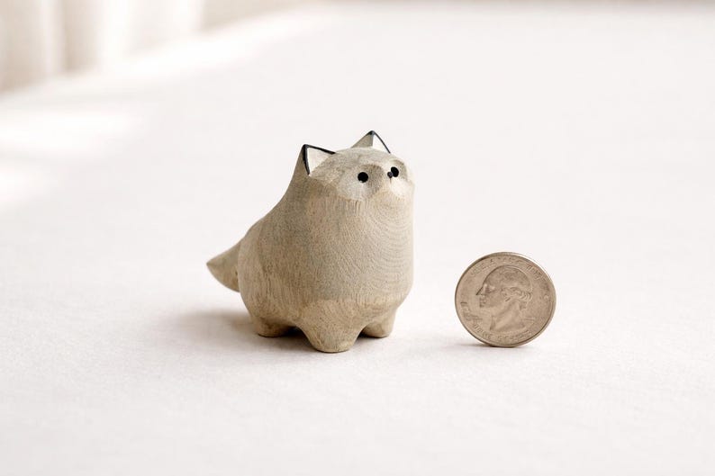 Holz Wolf Figur 4,2 cm – Handgefertigte Tier Regal Dekor, Rustikale Waldakzent