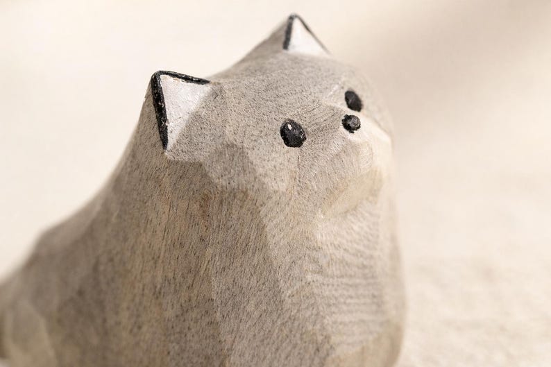 Holz Wolf Figur 4,2 cm – Handgefertigte Tier Regal Dekor, Rustikale Waldakzent