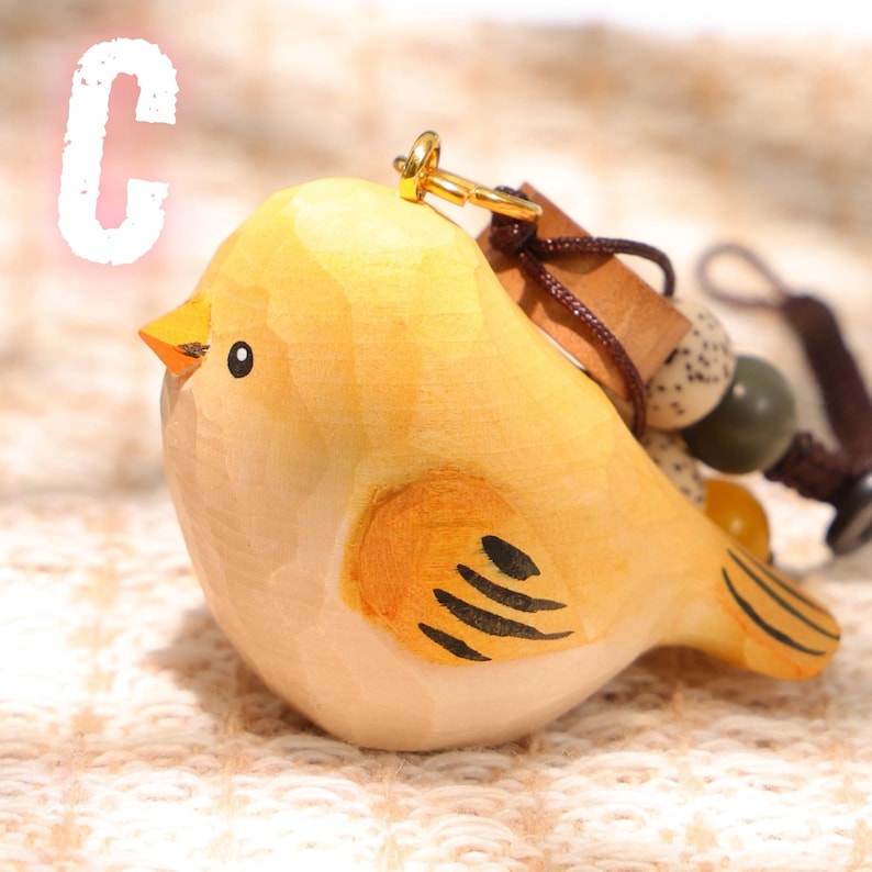 Handgeschnitzter Holz-Fettvogel Schlüsselanhänger, bunter Vogel Taschenanhänger, handgefertigtes Mini Vogel Ornament, einzigartiges Geschenk für Vogelliebhaber