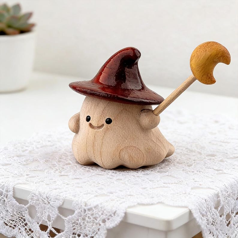 Handgefertigte Holzfigur, Baby-Spielzeug, süßer Holzgeist mit abnehmbarem Zaubererhut und Zauberstab, Schreibtischdekoration, Geschenk für Mädchen