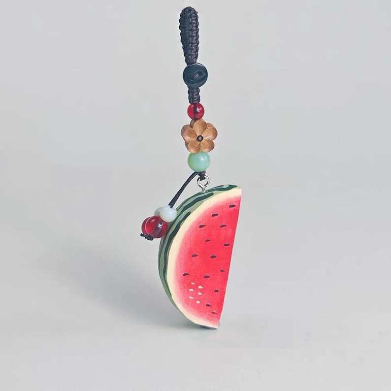 Handgeschnitzter hölzerner Wassermelonen-Schlüsselanhänger, Mini-Frucht-Taschenanhänger, Sommerdeko