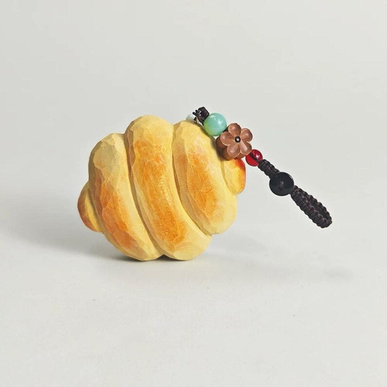 Handgeschnitzter Brot Schlüsselanhänger, Holz Croissant Anhänger, Süßes Essen Schlüsselanhänger, Handgemachter Taschenanhänger