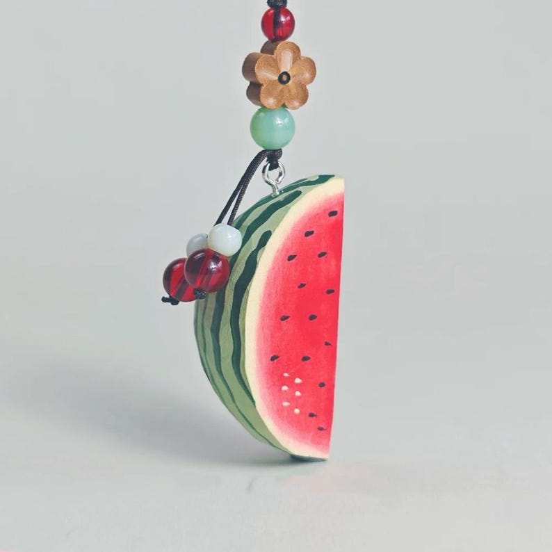 Handgeschnitzter hölzerner Wassermelonen-Schlüsselanhänger, Mini-Frucht-Taschenanhänger, Sommerdeko