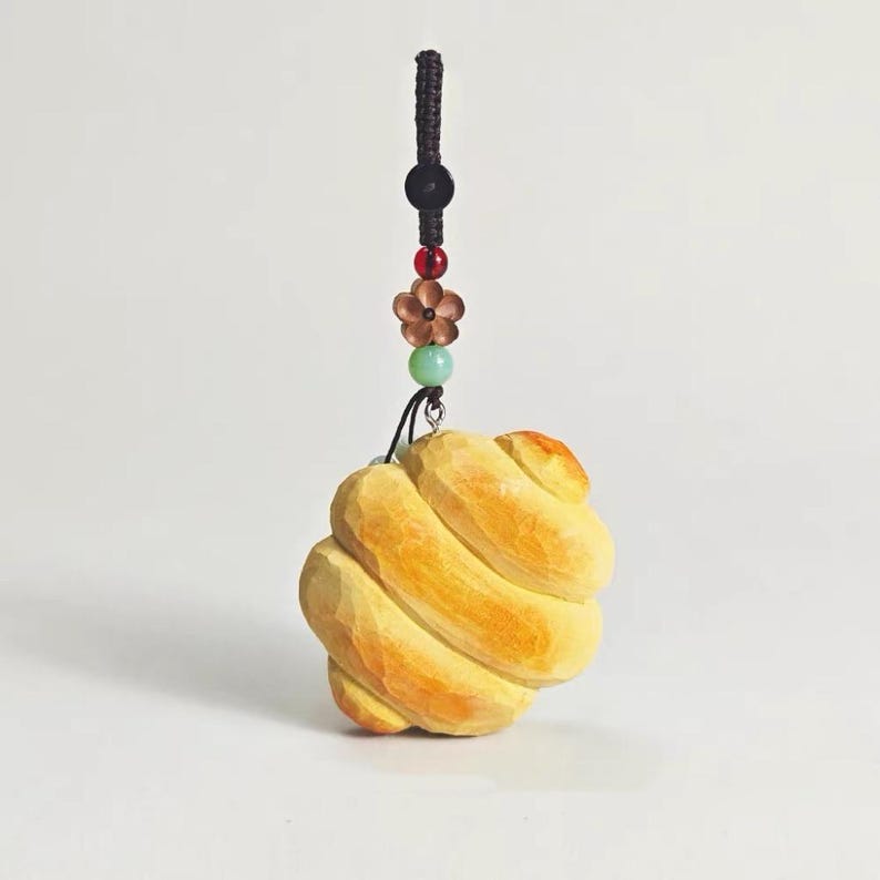 Handgeschnitzter Brot Schlüsselanhänger, Holz Croissant Anhänger, Süßes Essen Schlüsselanhänger, Handgemachter Taschenanhänger