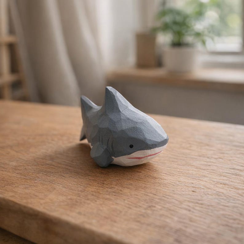 Mini Holz Hai Figur Handgeschnitzt Ozeantierdekor 5 cm Low-Poly