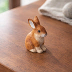 Handgeschnitzte hölzerne Häschenfigur, Mini-Kaninchenstatue, Waldtierdekor, 4,7 cm