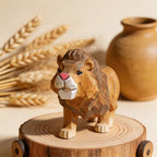 Handgeschnitzte hölzerne Löwenfigur, Safaritier-Regaldekor, Kinderzimmer-Dekor, Waldlöwenstatue, 10 cm