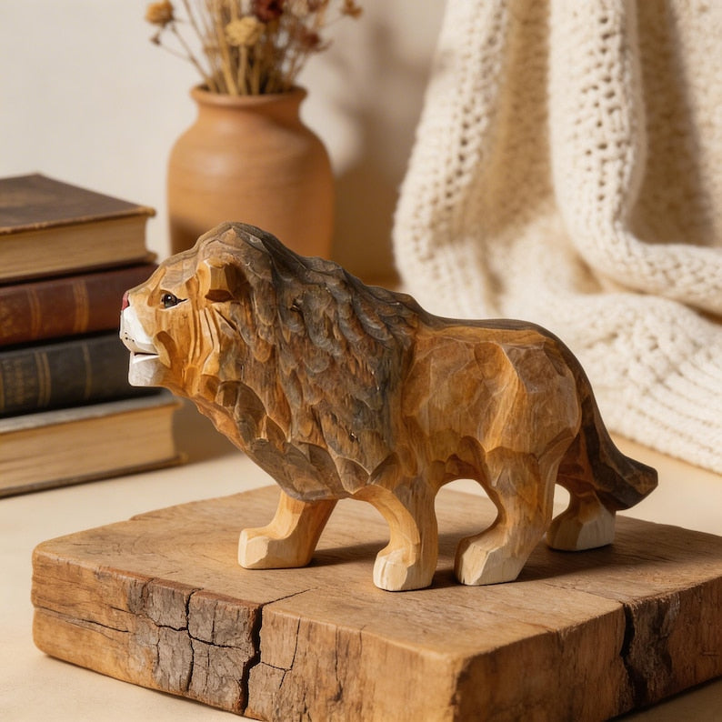 Handgeschnitzte hölzerne Löwenfigur, Safaritier-Regaldekor, Kinderzimmer-Dekor, Waldlöwenstatue, 10 cm
