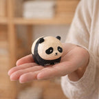 Panda Figur aus Holz | Handgefertigte Tier Dekoration | Niedliches Holz Ornament für Schreibtisch