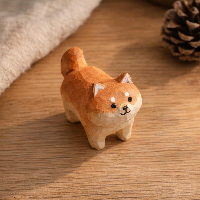 Handgefertigte Holzfigur Shiba Inu | Kleine Shiba Ornament aus Naturholz | Schreibtisch Regal Dekor