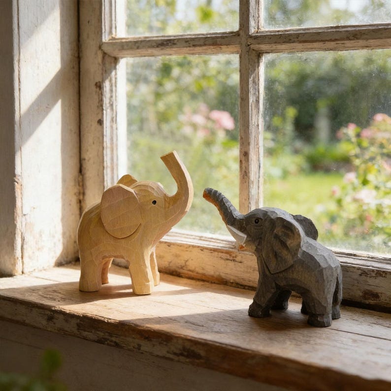 Handgeschnitzte hölzerne Elefantfigur, Cottagecore Tierskulptur, Glücksbringer Dekor, 9 cm