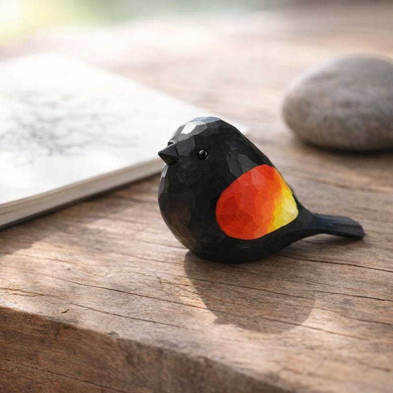 Handgefertigte Hölzerne Robin Vogel Figur - 5,5 cm x 3,5 cm x 8 cm, Naturholz, freistehende Dekoration für Schreibtisch und Regal