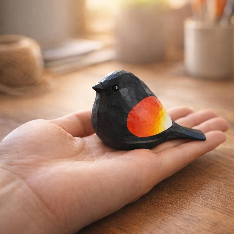 Handgefertigte Hölzerne Robin Vogel Figur - 5,5 cm x 3,5 cm x 8 cm, Naturholz, freistehende Dekoration für Schreibtisch und Regal