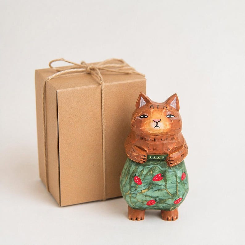 Handgeschnitzte hölzerne Katzenfigur Miniatur Schreibtischdekor