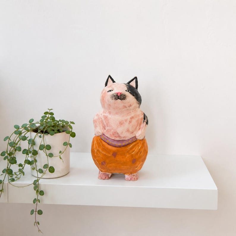Handgeschnitzte hölzerne Katzenfigur Miniatur Schreibtischdekor
