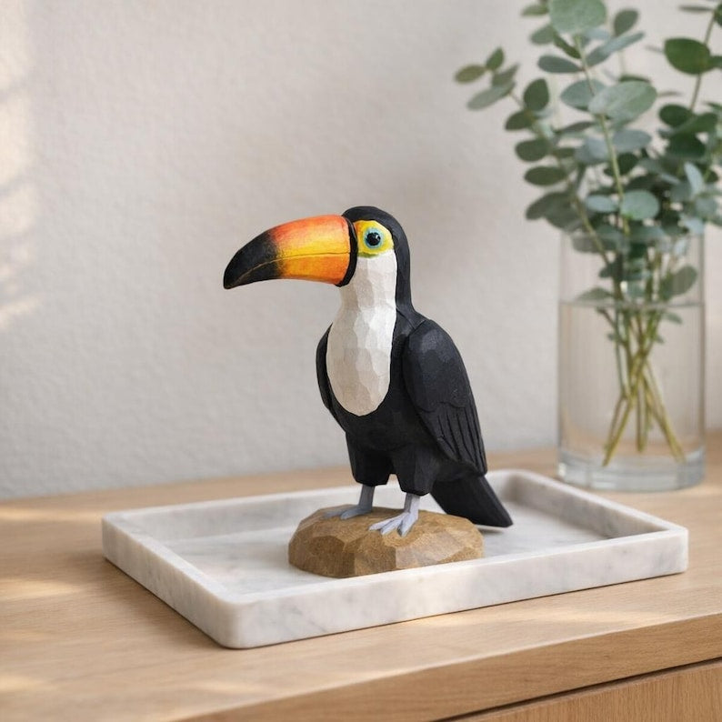 Handgefertigte Holzfigur Tukan – tropischer Schreibtisch-Dekor Akzent, 12 cm
